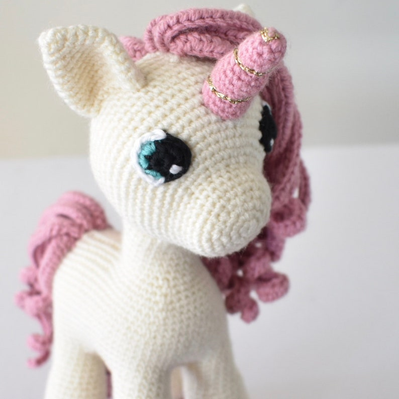 Bentemare Crochet Pattern - Stella the Unicorn Amigurumi