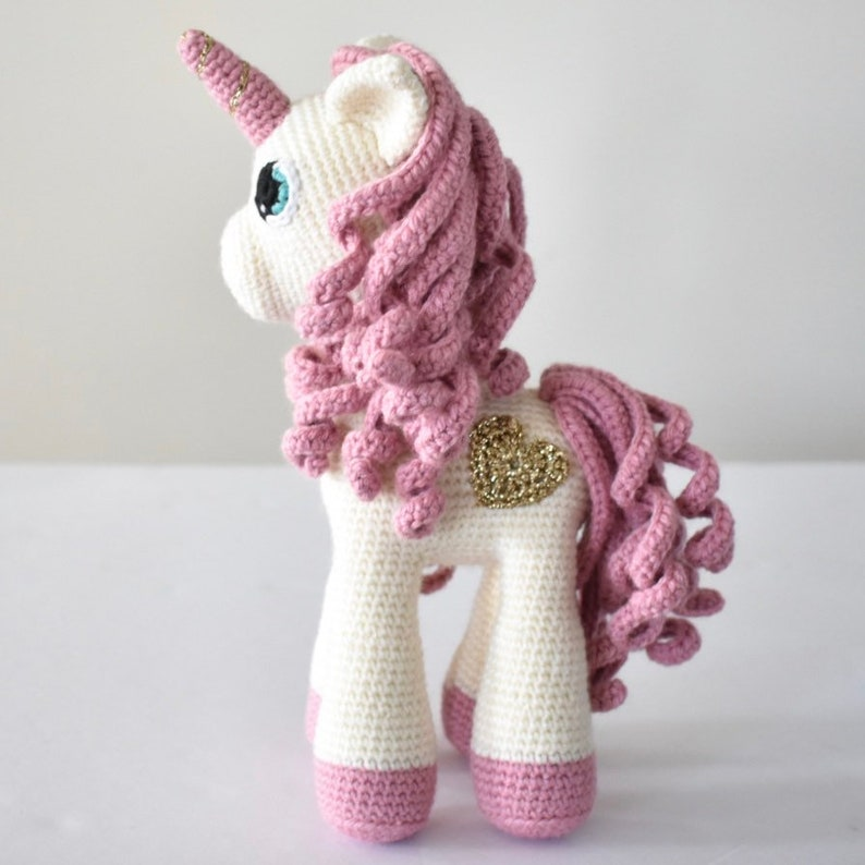 Bentemare Crochet Pattern - Stella the Unicorn Amigurumi