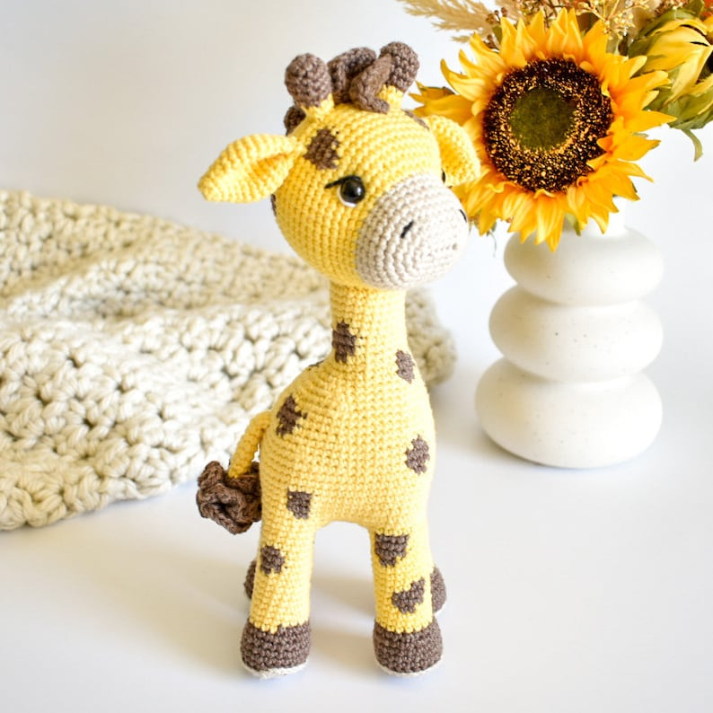 Bentemare CROCHET PATTERN - Gio the Giraffe