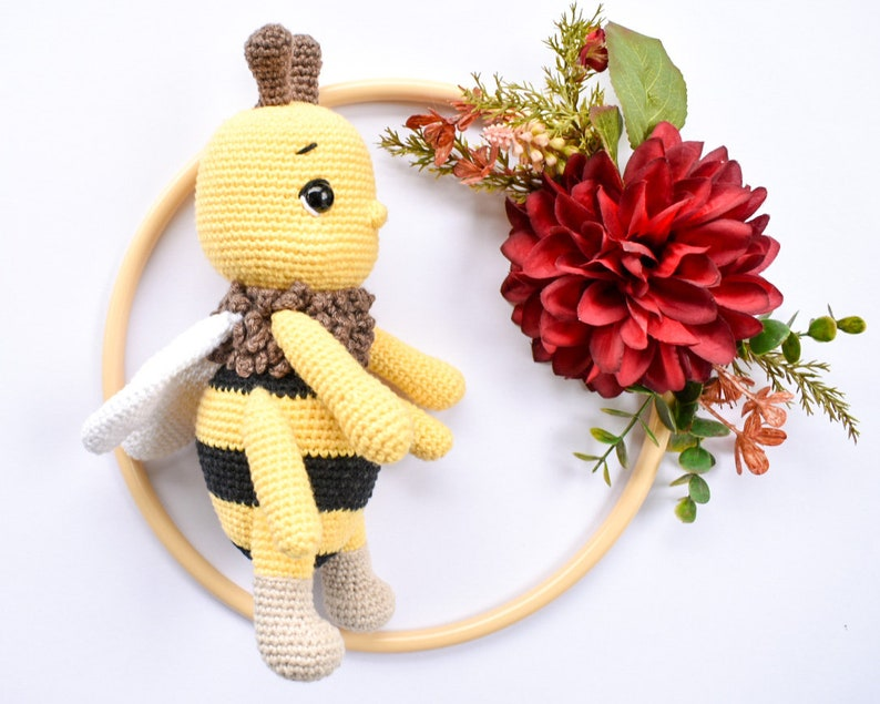 Bentemare CROCHET PATTERN - Barney the Bumble Bee